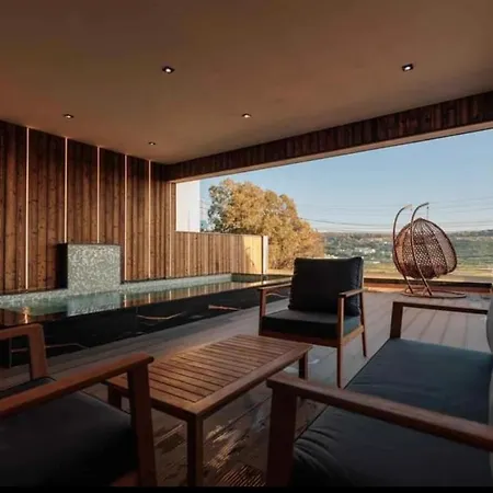 Paradiso - Detached Hotel *